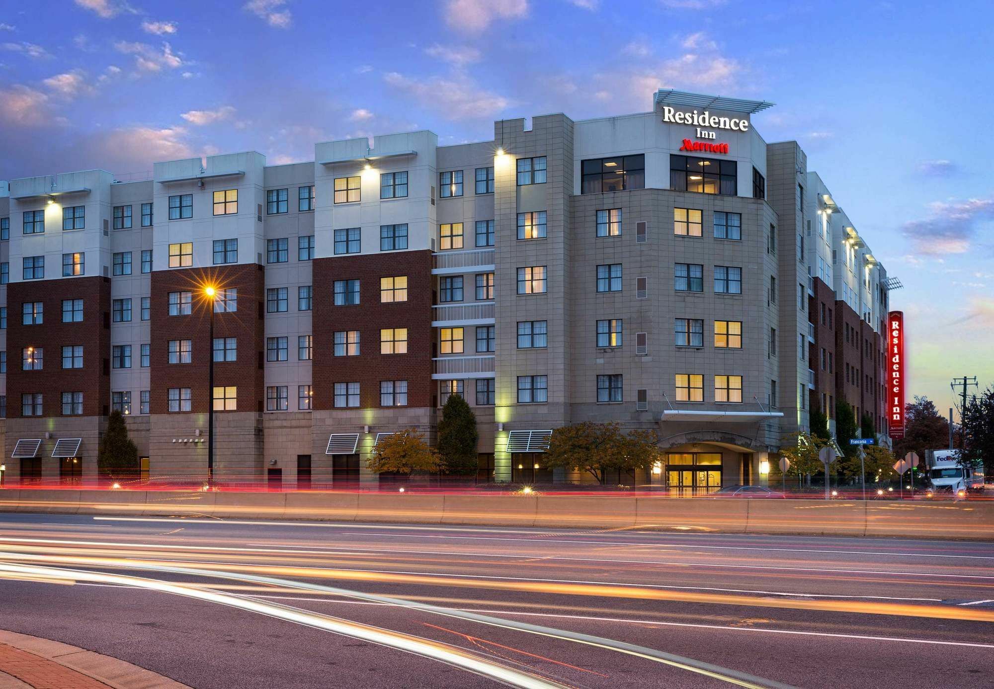 Residence Inn By Marriott Springfield Old Keene Mill Eksteriør billede